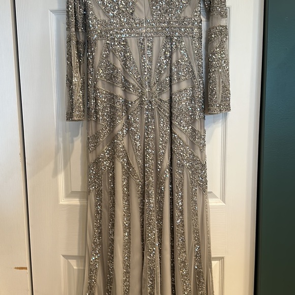 NWT AIDAN MATTOX BEADED SILVER GOWN - Picture 13 of 17